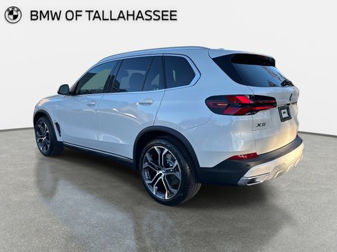 New 2026 BMW X5 sDrive40i image 3