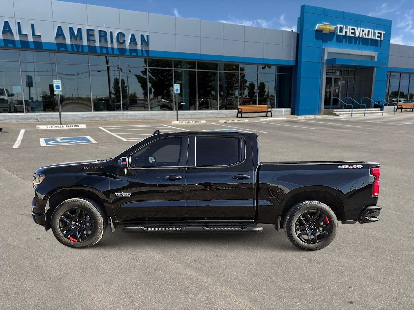 Used 2025 Chevrolet Silverado 1500 RST w/ Redline Edition AWD/4WD image 5