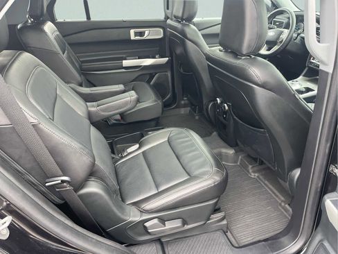Used 2020 Ford Explorer Limited image 19