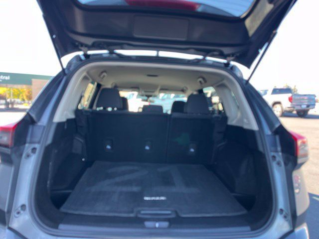 Used 2024 Nissan Rogue S AWD/4WD image 31