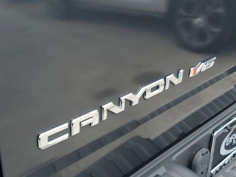 Used 2019 GMC Canyon SLE w/ Elevation Edition RWD image 6