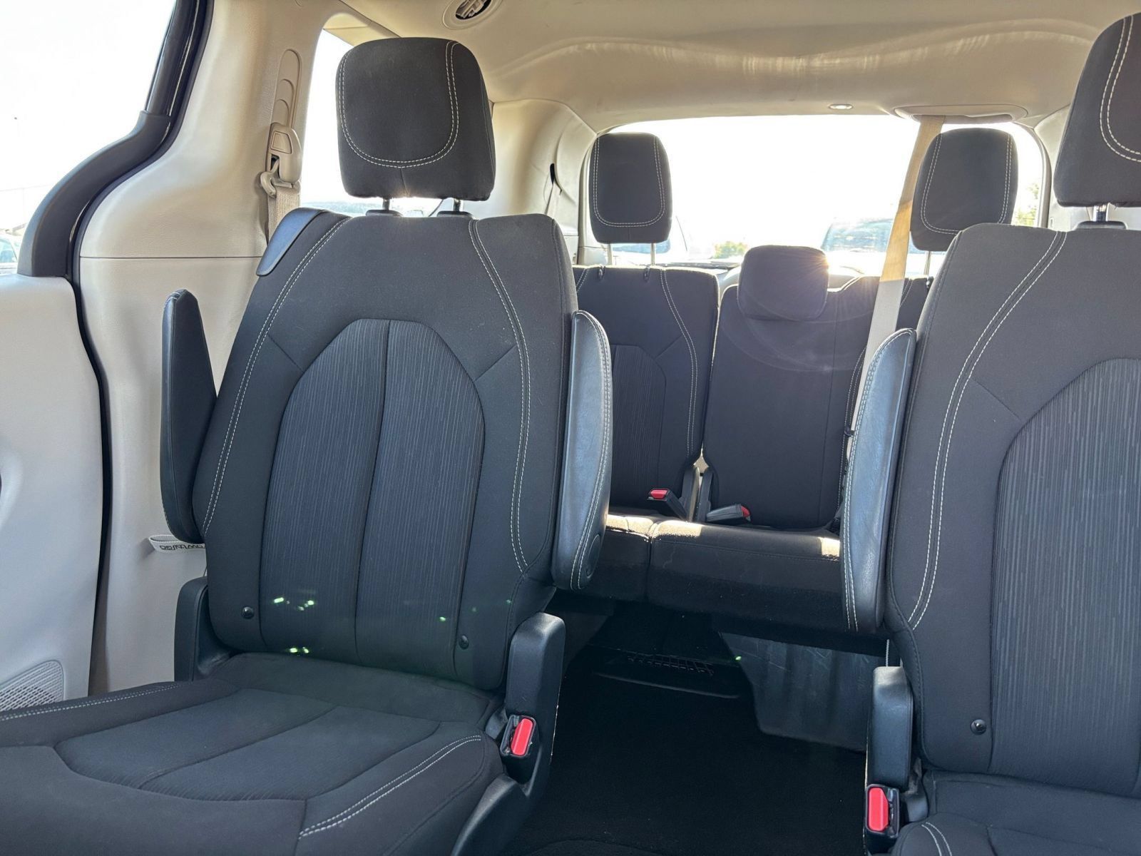 Used 2024 Chrysler Voyager LX FWD image 41