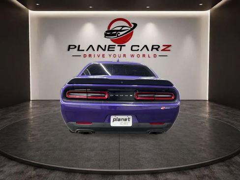 Used 2016 Dodge Challenger R/T Scat Pack w/ Leather Interior Group RWD image 4