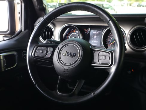 Used 2019 Jeep Wrangler Unlimited Sport S AWD/4WD image 17