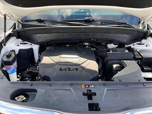 Used 2022 Kia Telluride SX w/ Towing Package FWD image 11