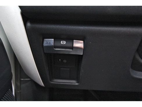 Used 2023 Land Rover Defender 110 AWD/4WD image 19