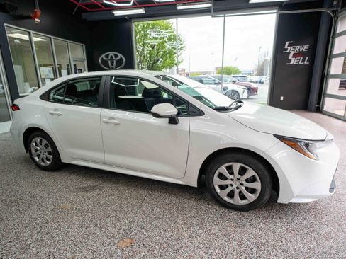 Used 2024 Toyota Corolla LE image 5