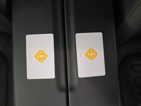 Used 2023 Rivian R1S Adventure image 31