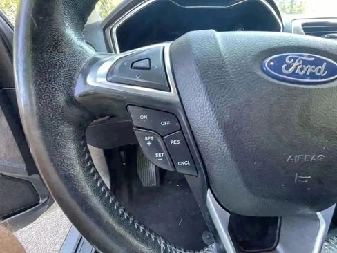 Used 2020 Ford Fusion SEL FWD image 16