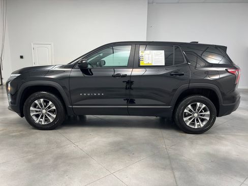 Used 2026 Chevrolet Equinox LT FWD image 4
