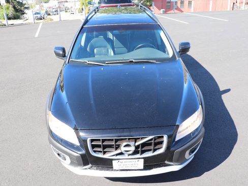 Used 2010 Volvo XC70 3.2 image 2