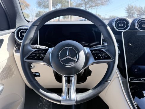 Used 2025 Mercedes-Benz GLC 300 4MATIC image 60