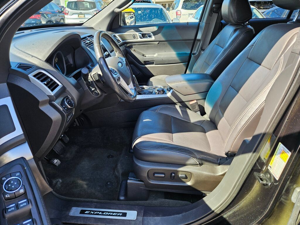Used 2015 Ford Explorer Sport w/ Equipment Group 401A AWD/4WD image 17