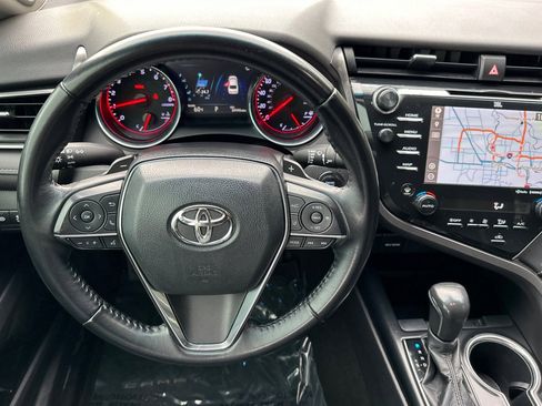 Used 2019 Toyota Camry XSE image 16