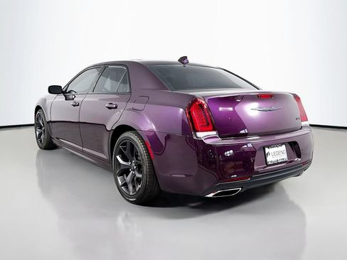 Used 2021 Chrysler 300 Touring L RWD image 6