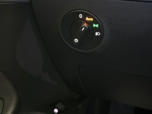 Used 2023 Volkswagen Taos SEL image 20