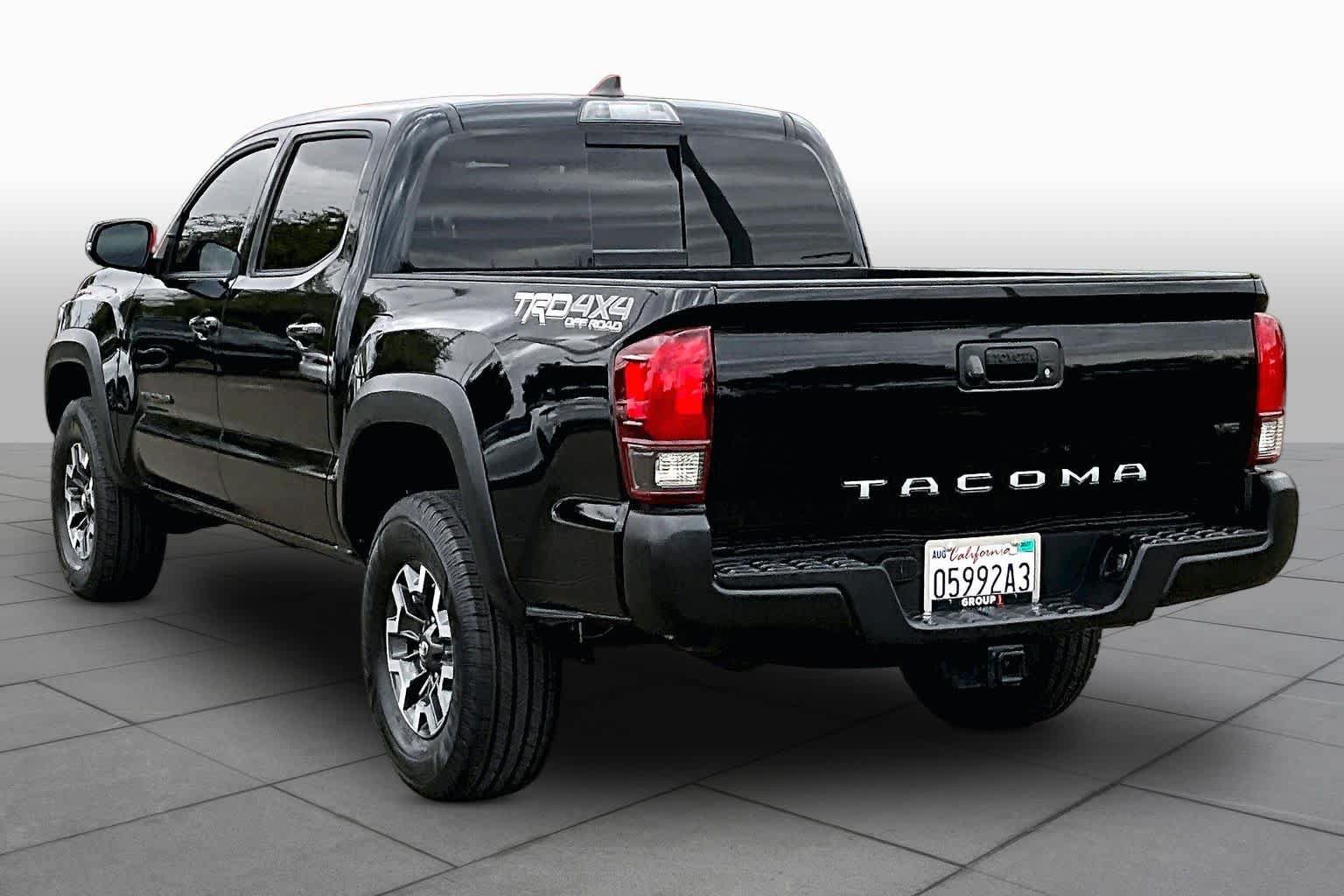 Used 2019 Toyota Tacoma TRD Off-Road AWD/4WD image 11