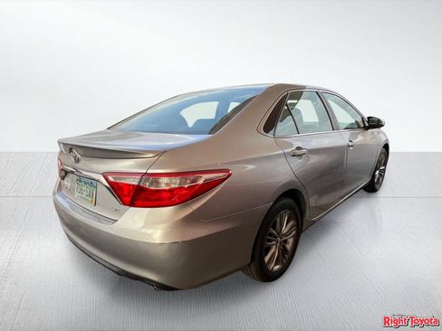Used 2015 Toyota Camry SE FWD image 4