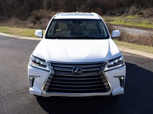 Used 2020 Lexus LX 570 4WD w/ Luxury Package image 13