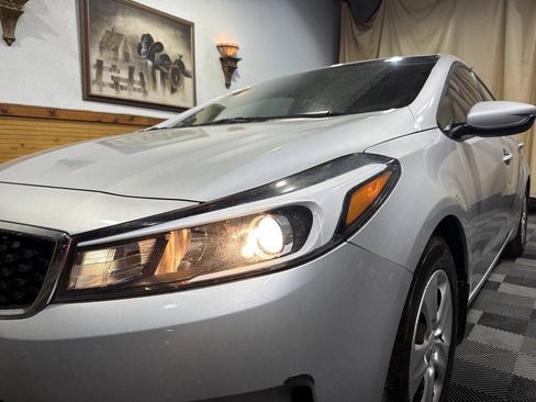 Used 2018 Kia Forte LX FWD image 8