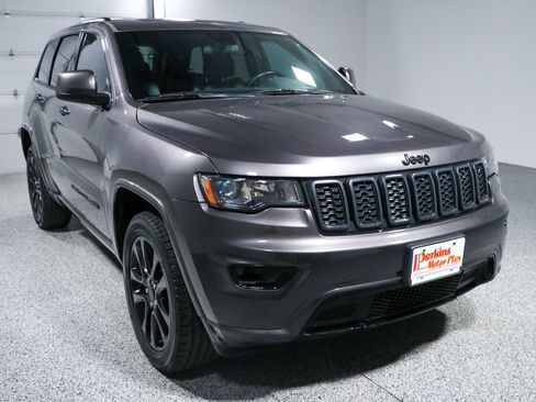 Used 2021 Jeep Grand Cherokee Laredo X AWD/4WD image 5