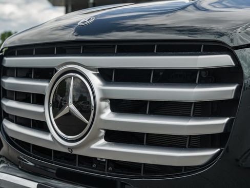 Certified 2024 Mercedes-Benz GLS 450 4MATIC image 15