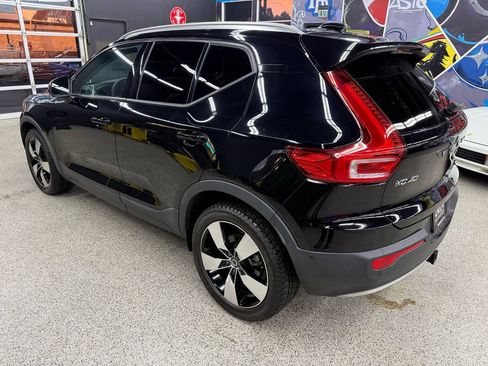 Used 2019 Volvo XC40 T5 Momentum image 3