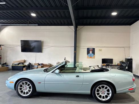 Used 2001 Jaguar XKR Convertible RWD image 15