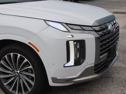 Used 2025 Hyundai Palisade Calligraphy FWD image 6