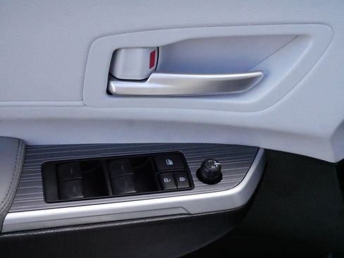 Certified 2025 Toyota Sienna XLE w/ XLE Plus Package AWD/4WD image 19