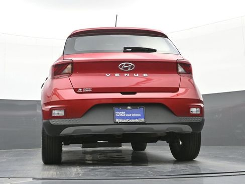 Used 2024 Hyundai Venue Limited image 46