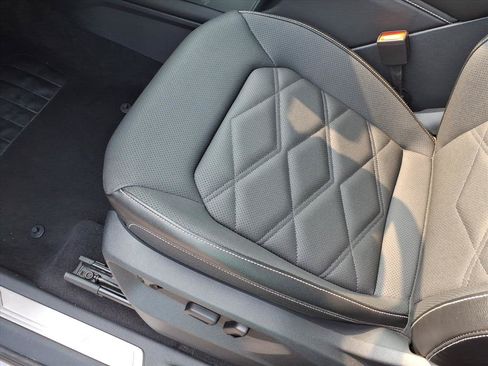 Used 2025 Volkswagen Atlas SE FWD image 22