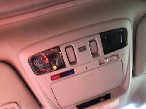 Used 2016 Subaru Outback 2.5i Limited image 24