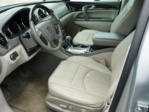 Used 2017 Buick Enclave Leather FWD image 8