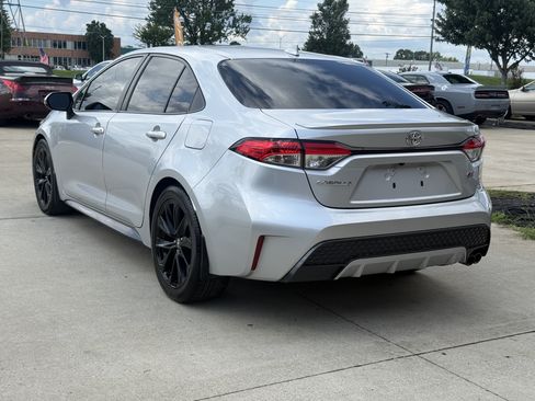 Used 2022 Toyota Corolla SE FWD image 5