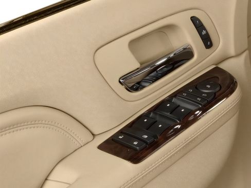 Used 2014 Cadillac Escalade ESV Platinum AWD/4WD image 12
