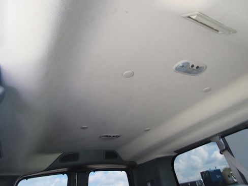 Used 2020 Chevrolet Express 2500 LT w/ LT Preferred Equipment Group RWD image 21