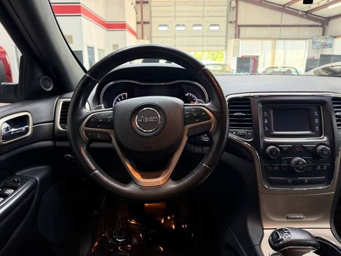 Used 2014 Jeep Grand Cherokee Laredo w/ Quick Order Package 23E AWD/4WD image 21