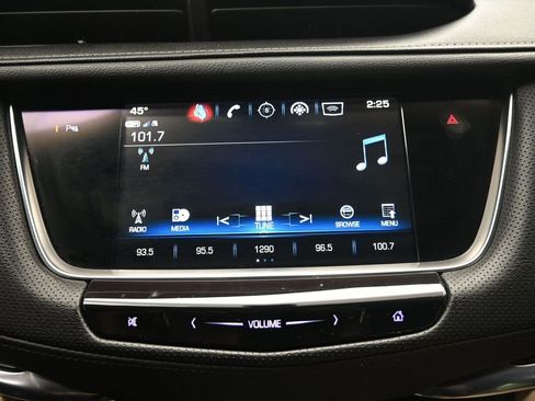 Used 2018 Cadillac XT5 FWD w/ LPO, Wheel Lock Package image 11