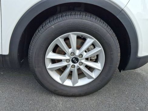 Used 2020 Kia Sorento LX w/ LX I4 Convenience Package AWD/4WD image 8