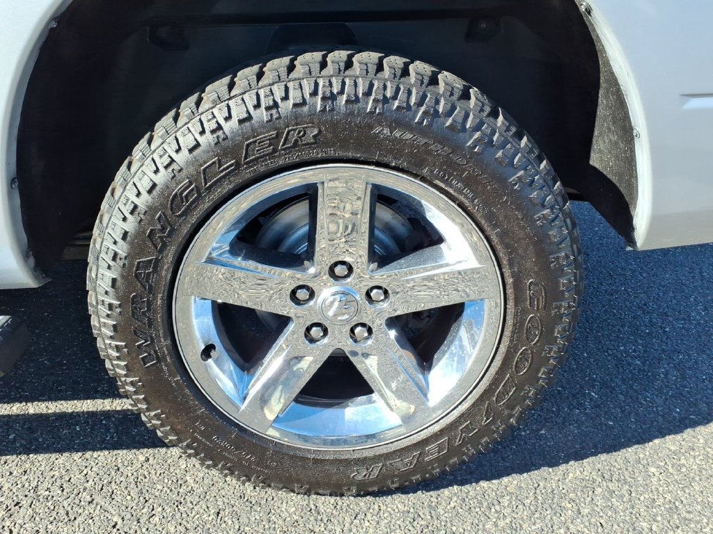 Used 2015 RAM 1500 Express AWD/4WD image 16