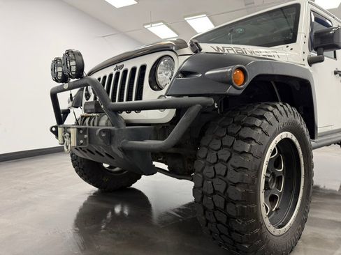 Used 2015 Jeep Wrangler Unlimited Sahara AWD/4WD image 15