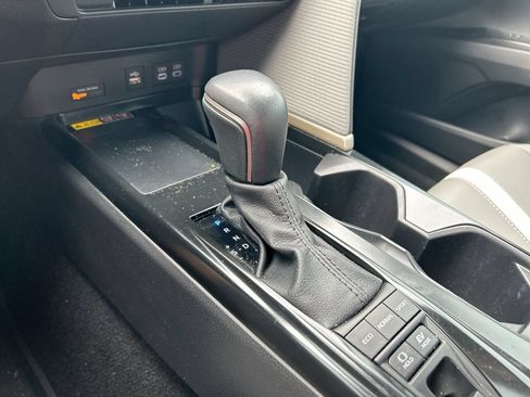 Used 2025 Toyota Camry SE FWD image 27