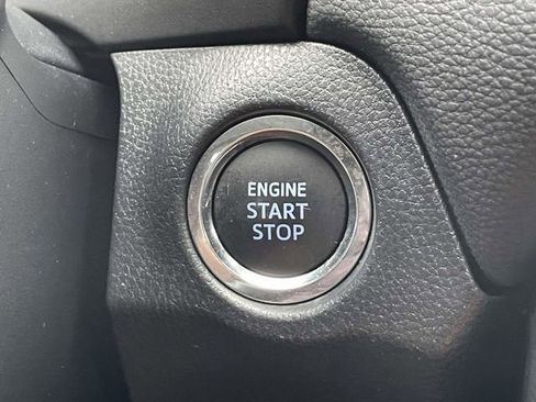 Used 2021 Toyota RAV4 XLE FWD image 17