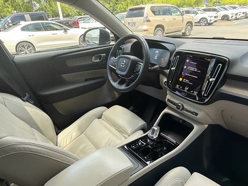 Used 2022 Volvo XC40 T5 Inscription w/ Advanced Package AWD/4WD image 17