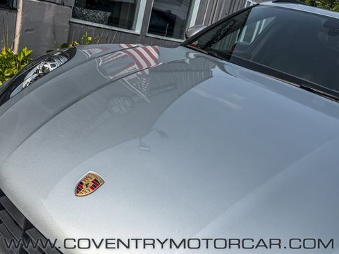 Used 2018 Porsche Macan Sport Edition AWD/4WD image 9