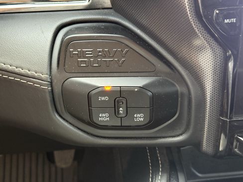 Used 2025 RAM 3500 Limited AWD/4WD image 24