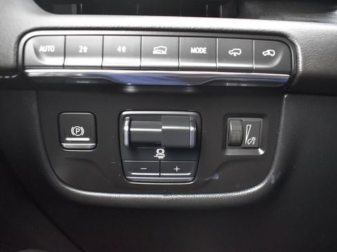 Certified 2024 Cadillac Escalade Premium Luxury w/ Performance Package AWD/4WD image 19