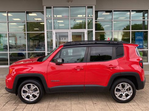 Used 2019 Jeep Renegade Limited w/ UConnect 8.4 Nav Group AWD/4WD image 4