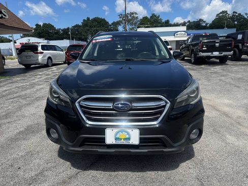 Used 2018 Subaru Outback 3.6R Touring AWD/4WD image 18